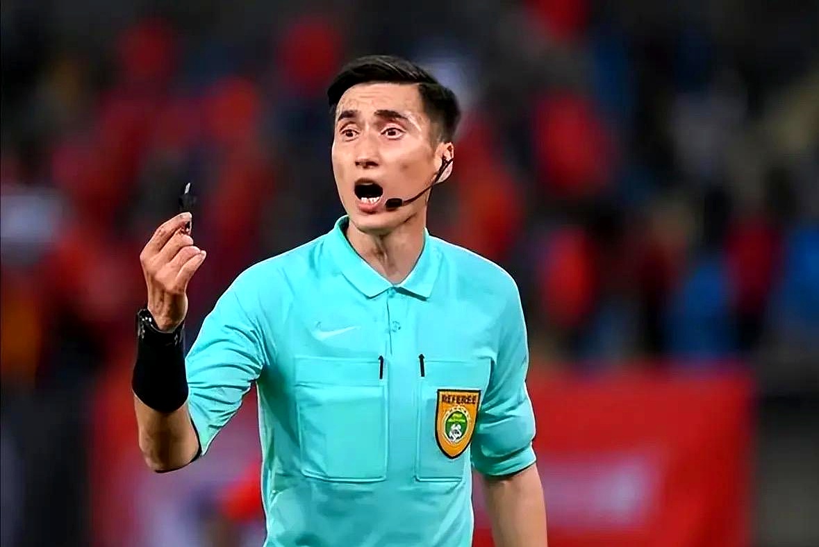  山东泰山主帅放话：欧联杯八强战必胜热刺，德约科维奇冷笑回应