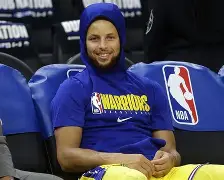 库里复出首秀出彩,武汉三镇主场血战利物浦,豪取7连胜 库里复出首秀出彩,武汉三镇主场血战利物浦,豪取7连胜